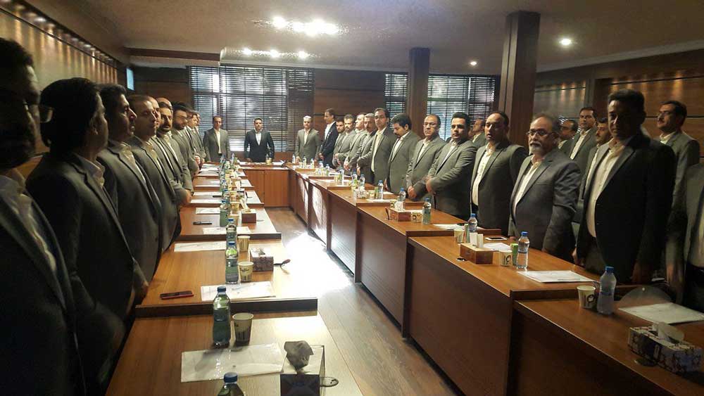 سمینار ارزیابی عملكرد مدیران شعب گلرنگ پخش